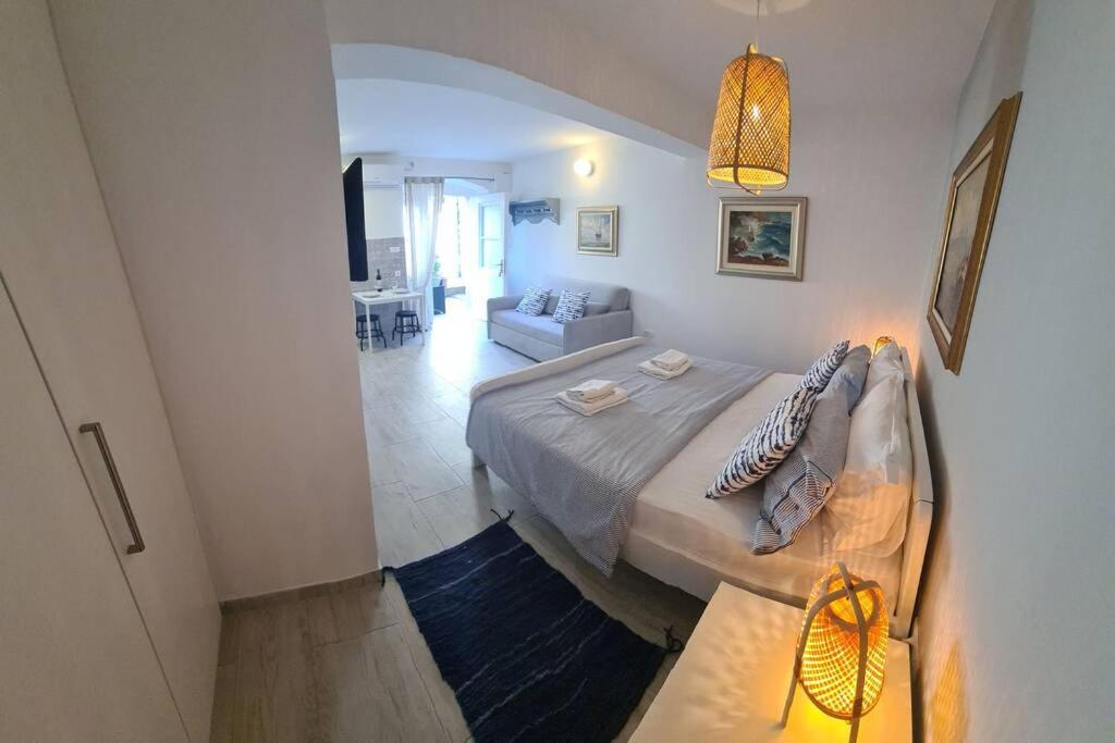 Studio Apartment Marella Vis Exterior photo